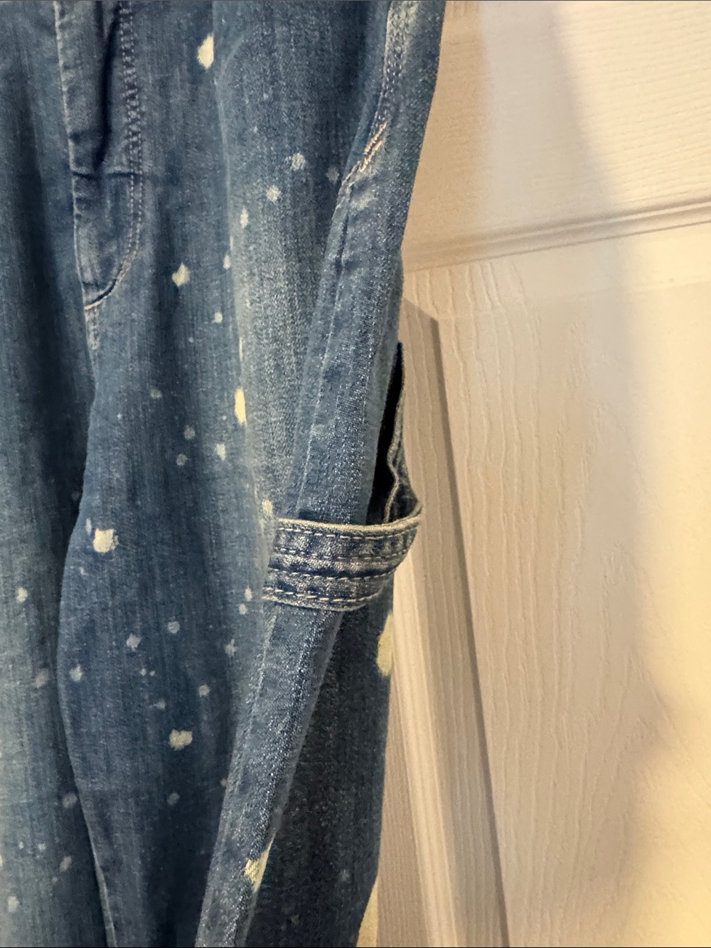 Pilcro Kayden Barrel Carpenter Paint-Splatter Heart Patch Wide-Leg Jeans Size 29 - Picture 3 of 8